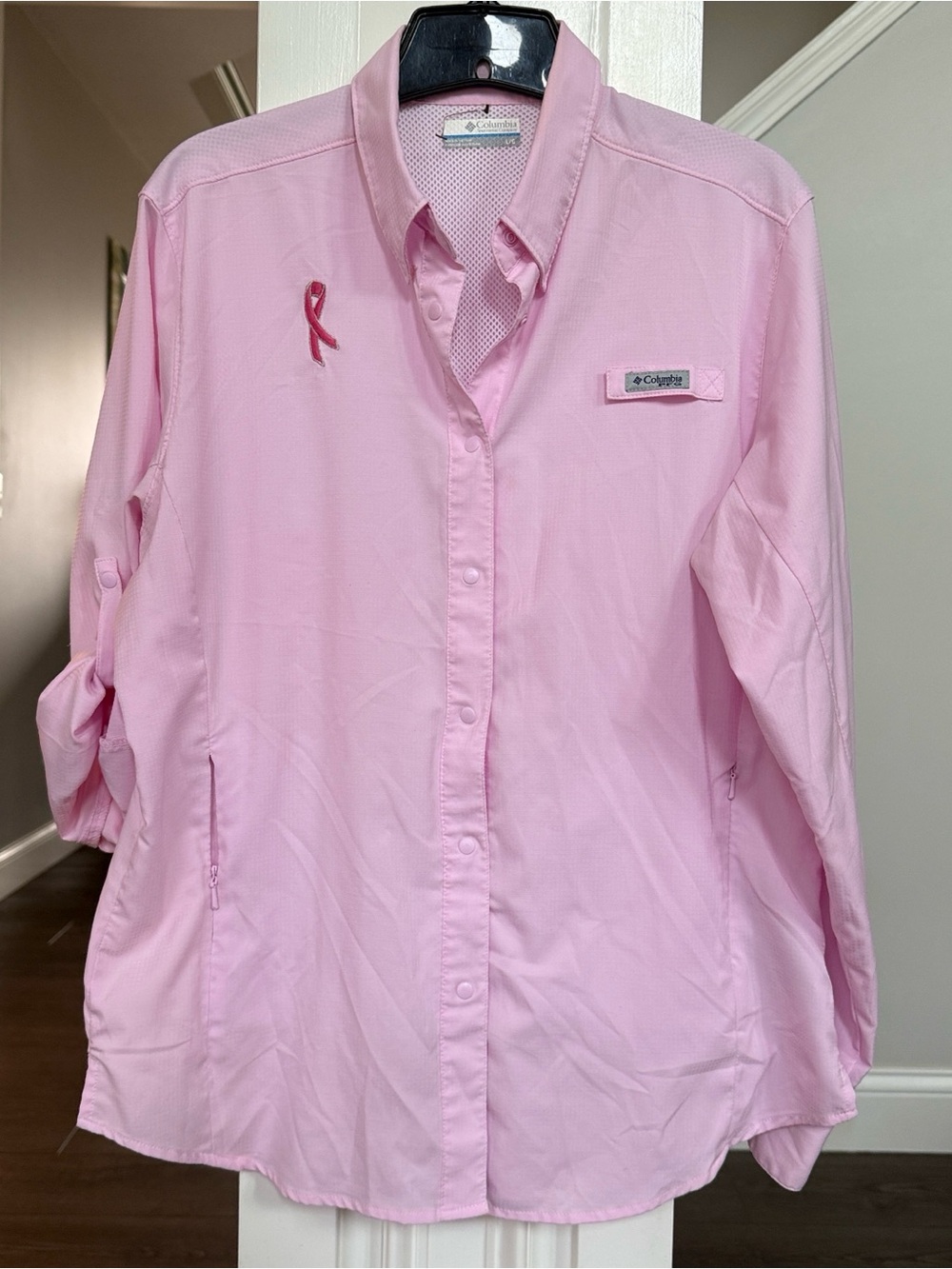 Columbia PFG NWOT Ladies Limited Edition Breast Cancer Light Pink Top L